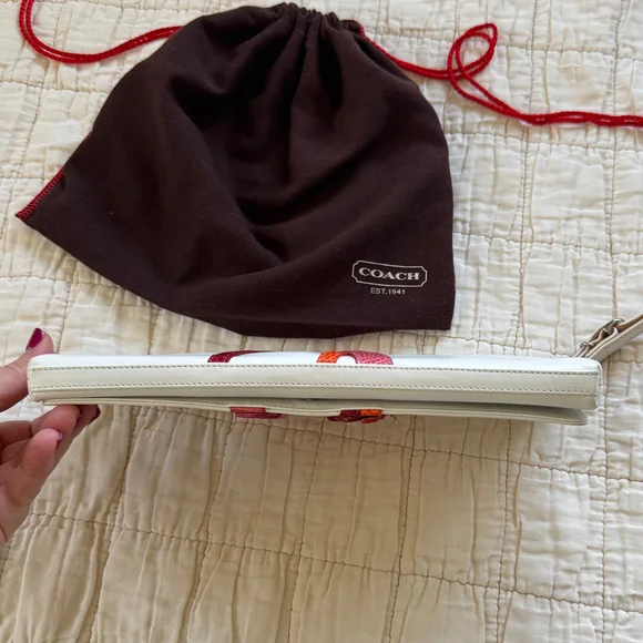 RARE Coach Wristlet Made From Exotic Genuine Lizard and Lamb Nappa - Picture 5 of 11